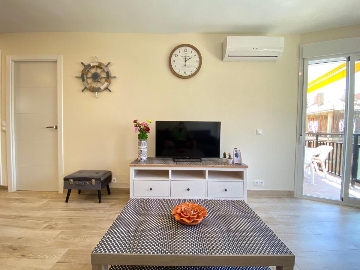 Modern 1 Bedroom Seaside Apartment With Pool Fuengirola Esterno foto