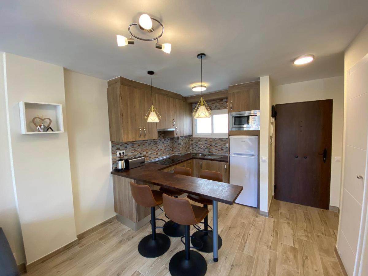Modern 1 Bedroom Seaside Apartment With Pool Fuengirola Esterno foto