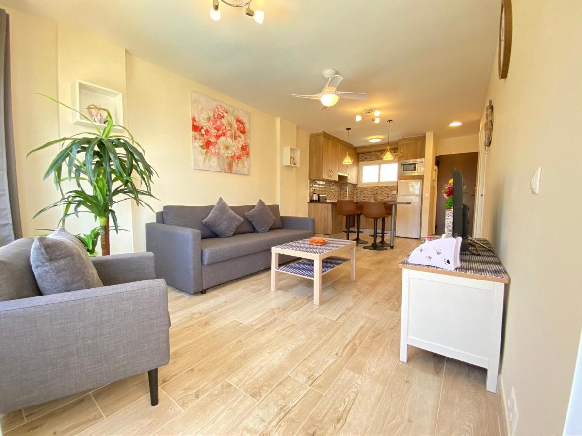 Modern 1 Bedroom Seaside Apartment With Pool Fuengirola Esterno foto