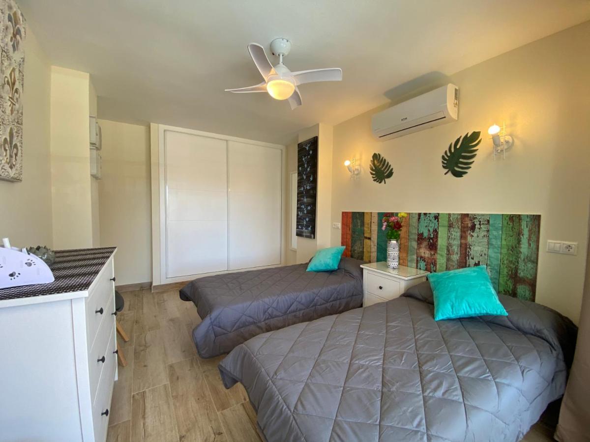 Modern 1 Bedroom Seaside Apartment With Pool Fuengirola Esterno foto