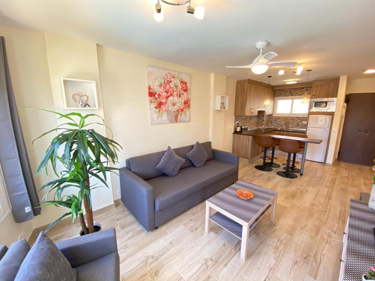 Modern 1 Bedroom Seaside Apartment With Pool Fuengirola Esterno foto