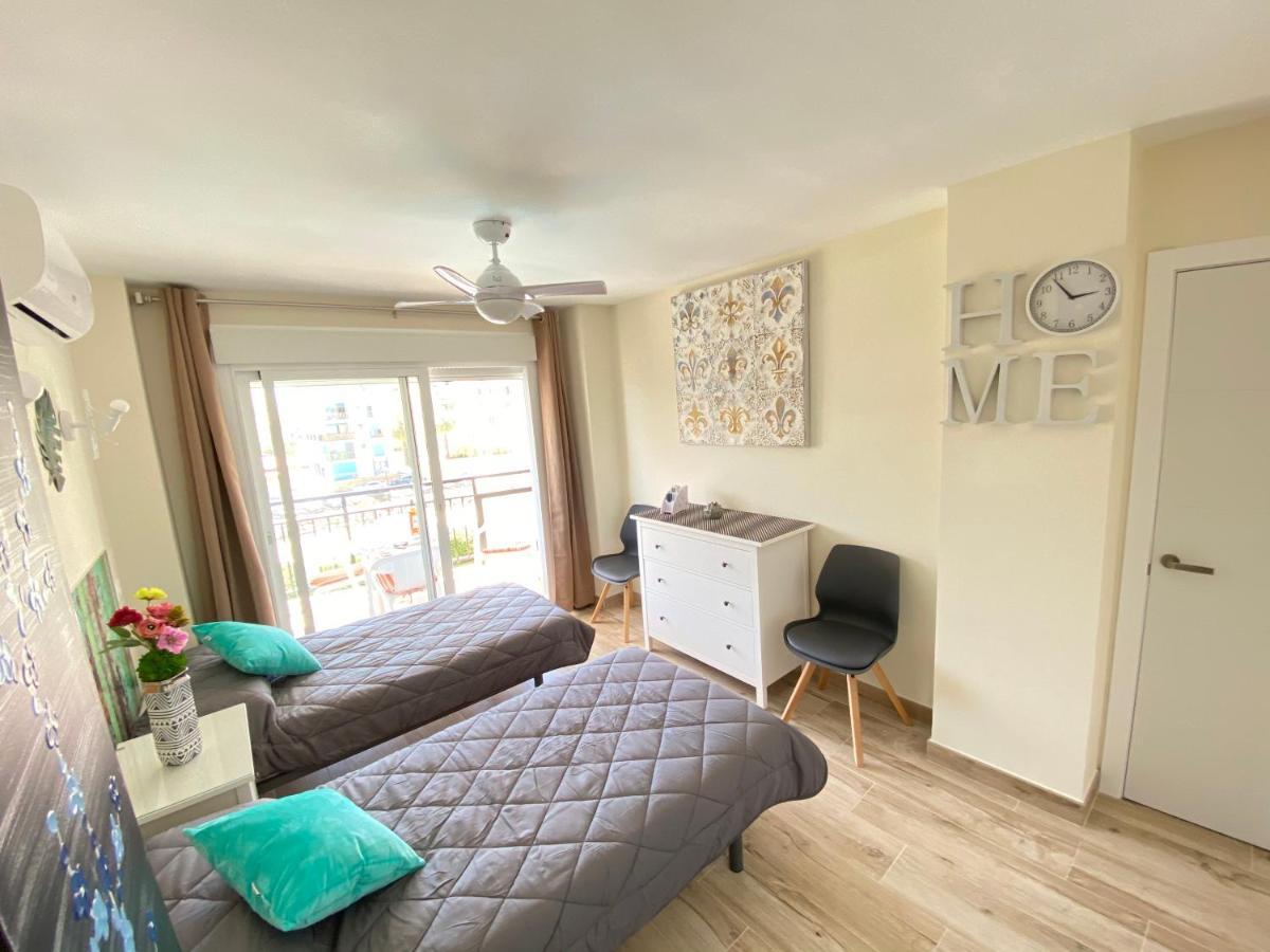 Modern 1 Bedroom Seaside Apartment With Pool Fuengirola Esterno foto