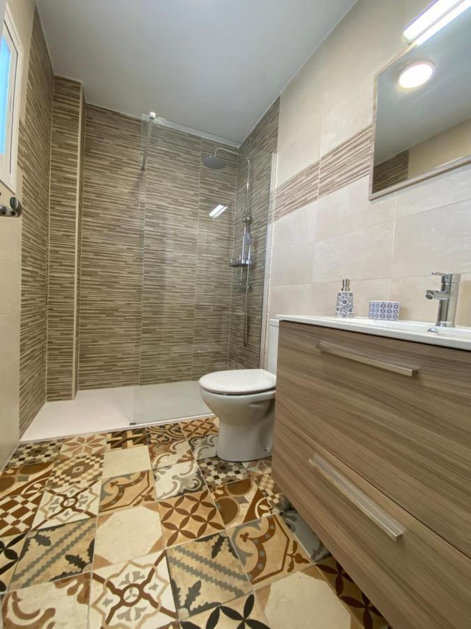 Modern 1 Bedroom Seaside Apartment With Pool Fuengirola Esterno foto