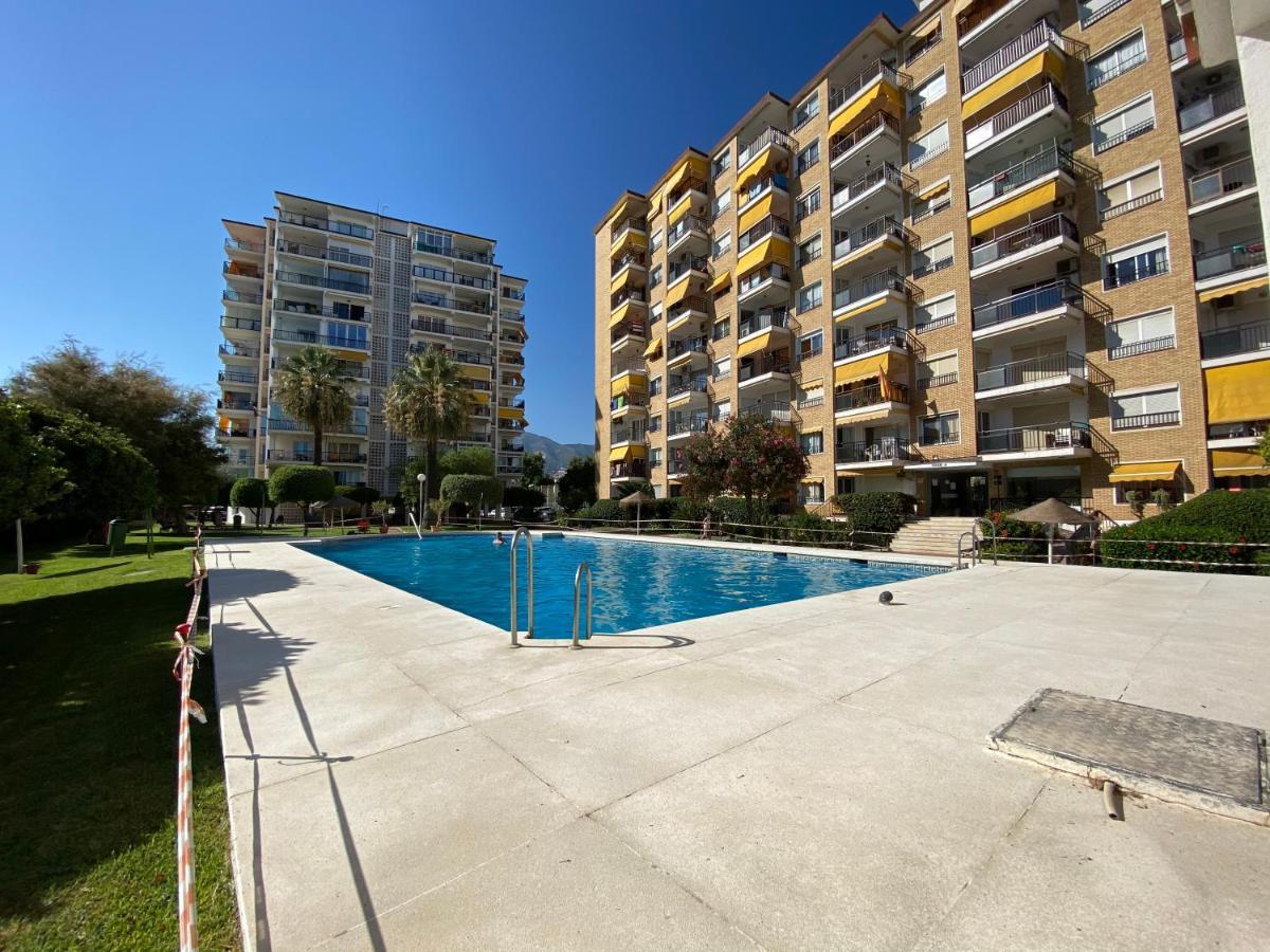 Modern 1 Bedroom Seaside Apartment With Pool Fuengirola Esterno foto